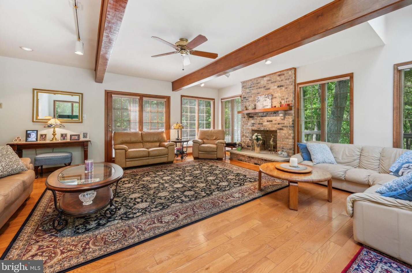 46 Fox Hl Dr, Southampton NJ  08088-9036 exterior