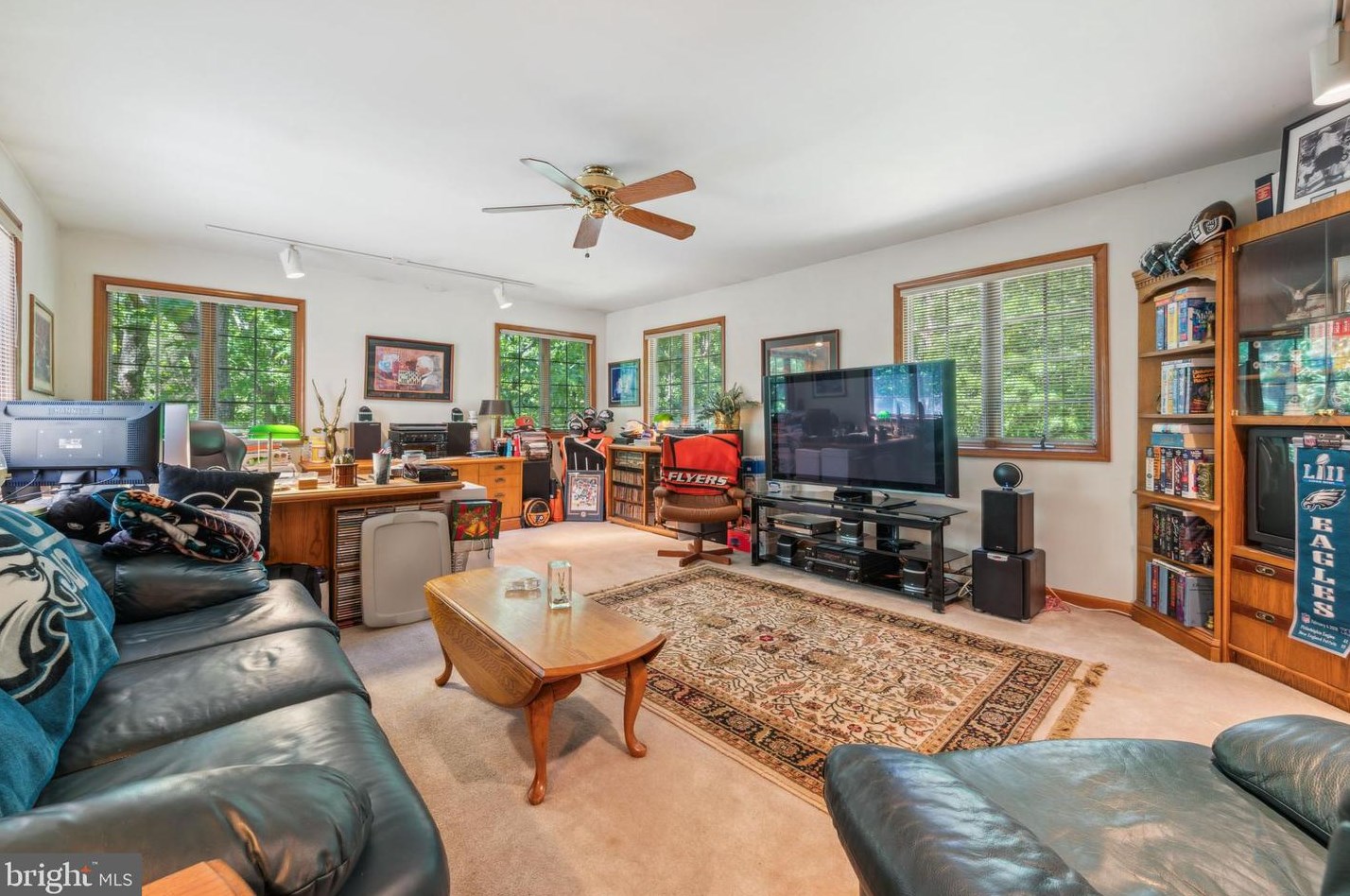 46 Fox Hl Dr, Southampton NJ  08088-9036 exterior