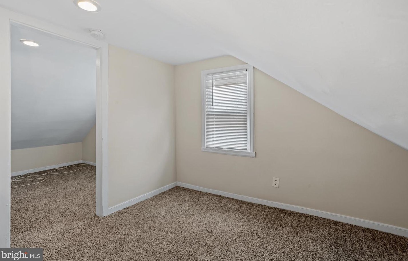 312 York St, Burlington, NJ 08016