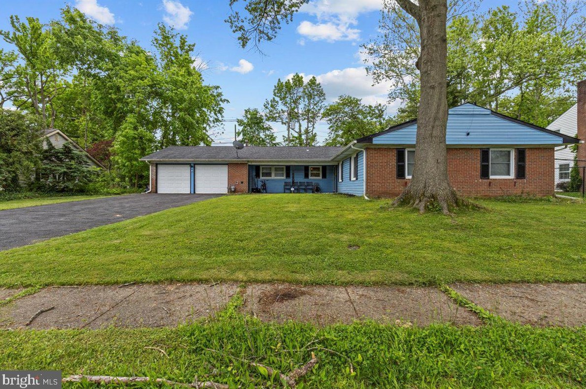 19 Eagle Ln, Willingboro, NJ 08046-2401