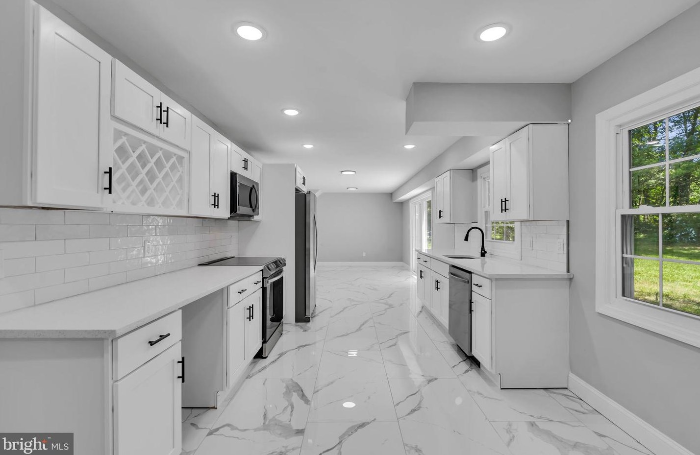 39 Edgely Ln, Willingboro, NJ 08046-2303
