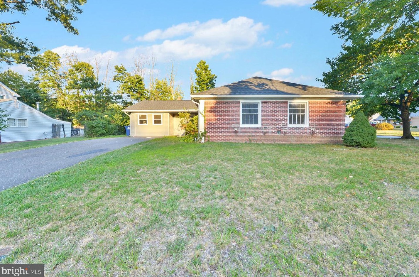 67 Parkside Cir, Willingboro NJ  08046-2610 exterior