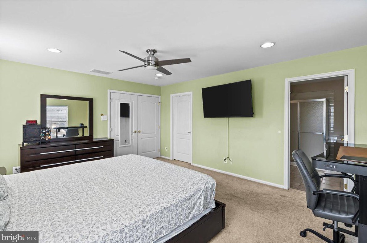 60 Stern Lgt Dr, Mount Laurel NJ 08054-1638 exterior