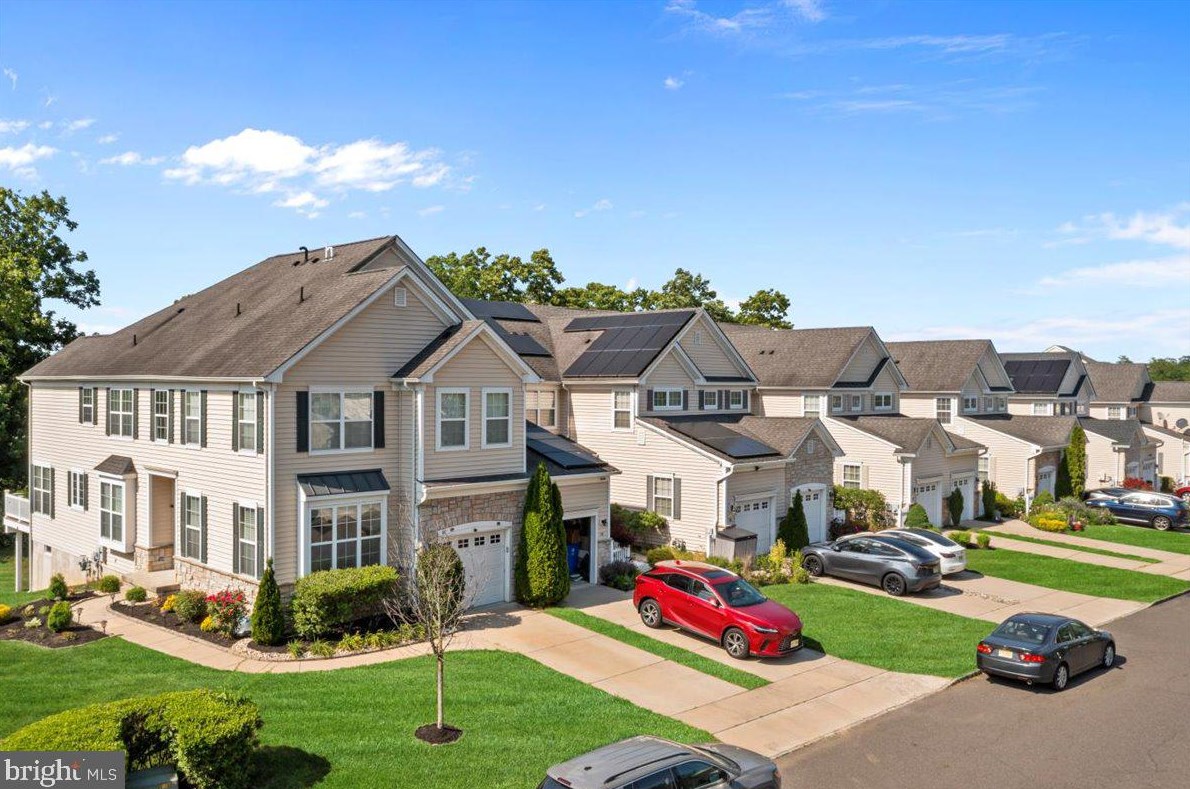 60 Stern Light Dr, Mount Laurel, NJ 08054
