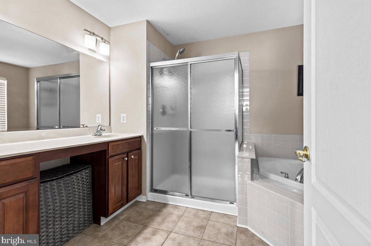 60 Stern Lgt Dr, Mount Laurel NJ 08054-1638 exterior