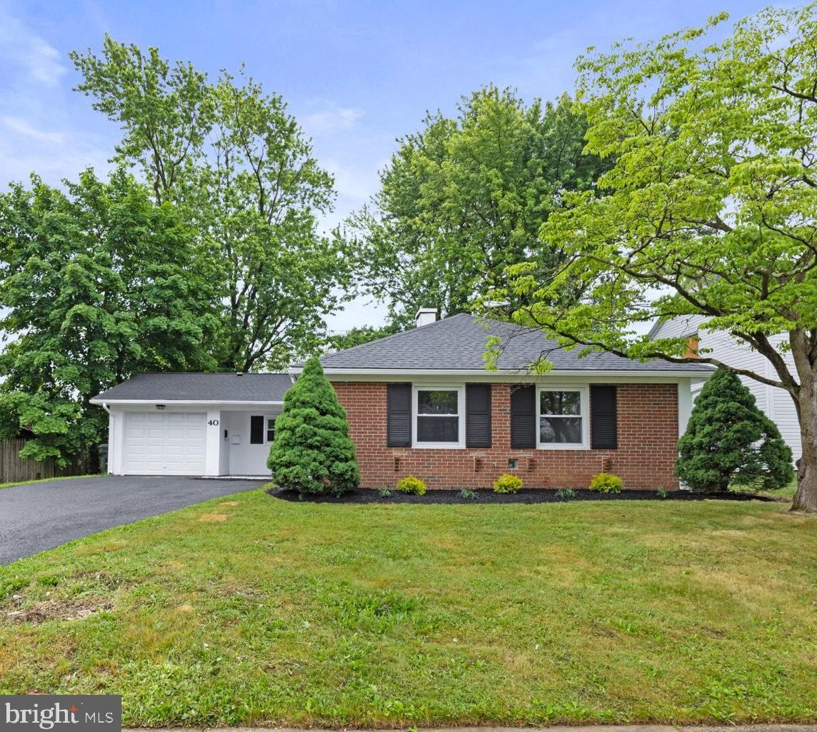 40 Medley Ln, Willingboro, NJ 08046-3123