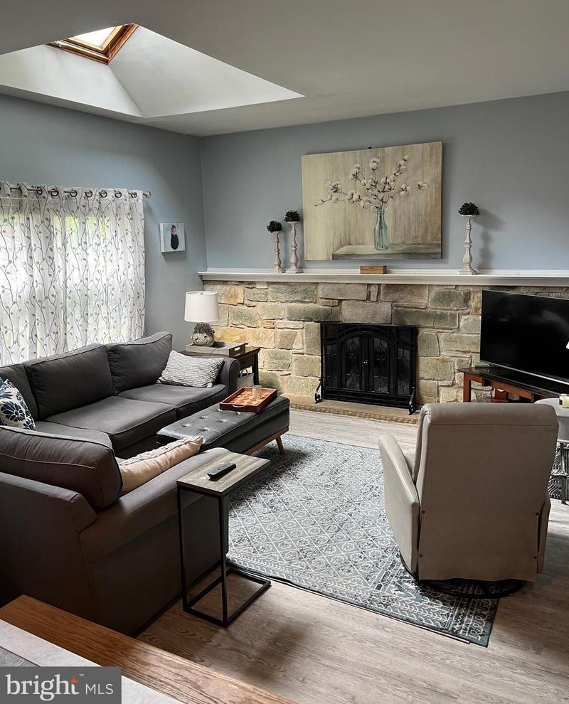 605 Parry Blvd, Riverton NJ  08077-3940 exterior