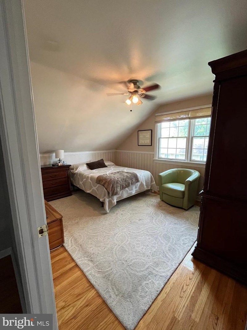 605 Parry Blvd, Riverton NJ  08077-3940 exterior