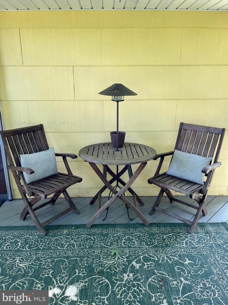 605 Parry Blvd, Riverton NJ  08077-3940 exterior