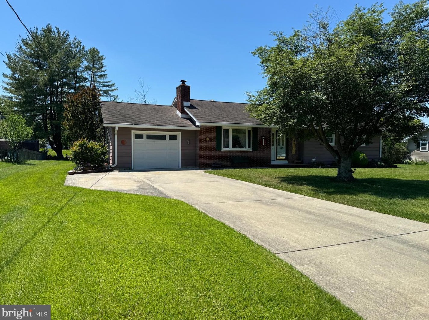 3 Kennedy Dr, Cookstown NJ 08511-1119 exterior