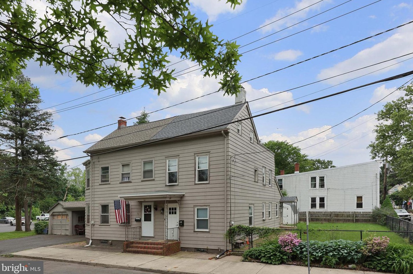 18 3rd St, Chesterfield, NJ 08505