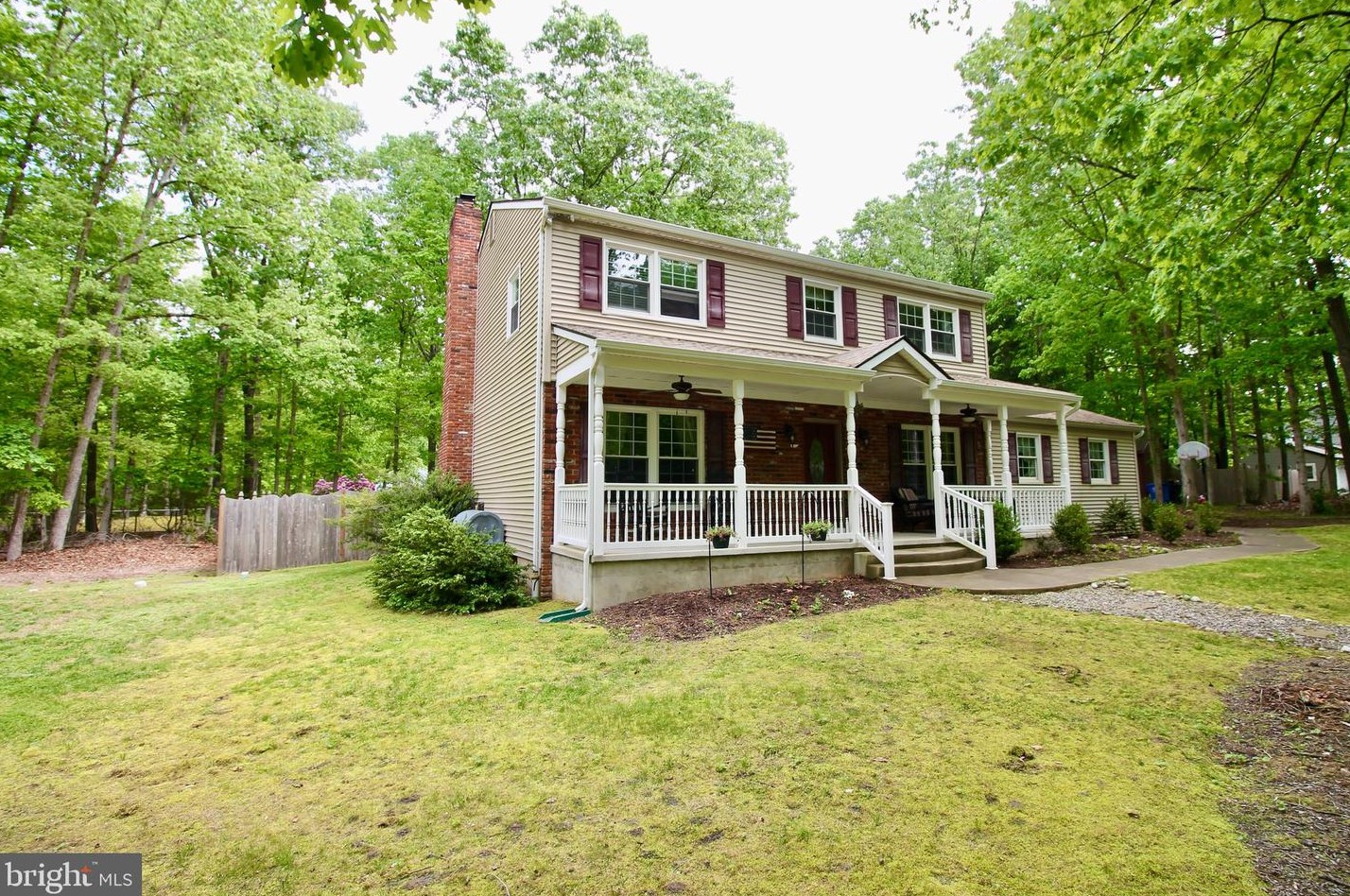 4 Oakwood Dr, Southampton, NJ 08088