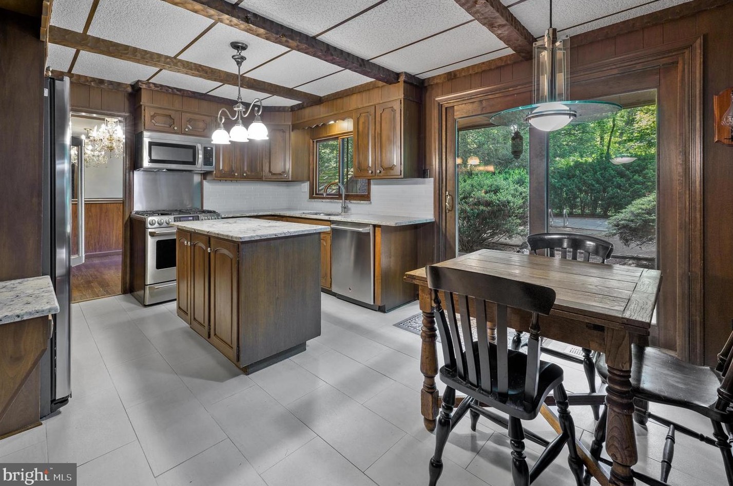 93 Taunton Rd, Medford NJ  08055-9363 exterior