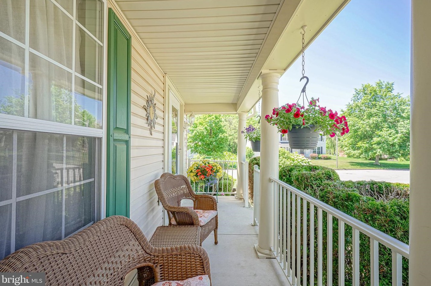 2 Braxton Ln, Burlington, NJ 08016-5140