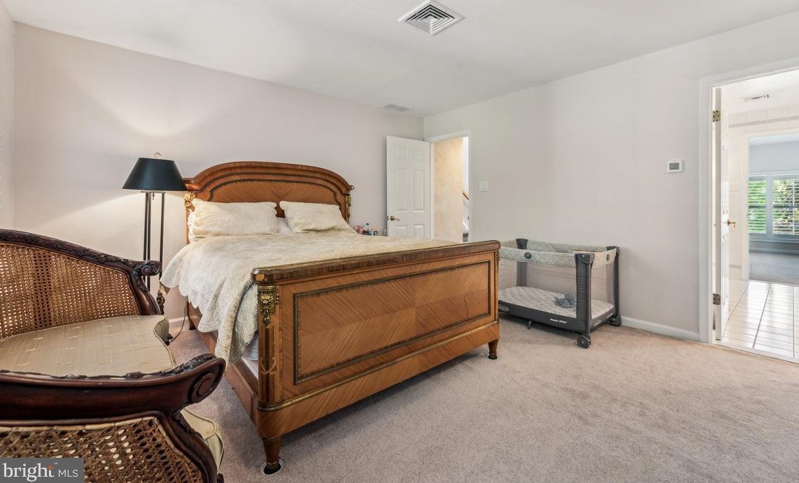 712 Kimberly Dr, Moorestown NJ  08057-4406 exterior