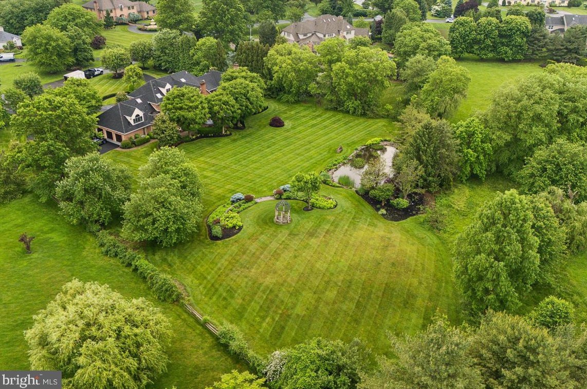 712 Kimberly Dr, Moorestown NJ  08057-4406 exterior