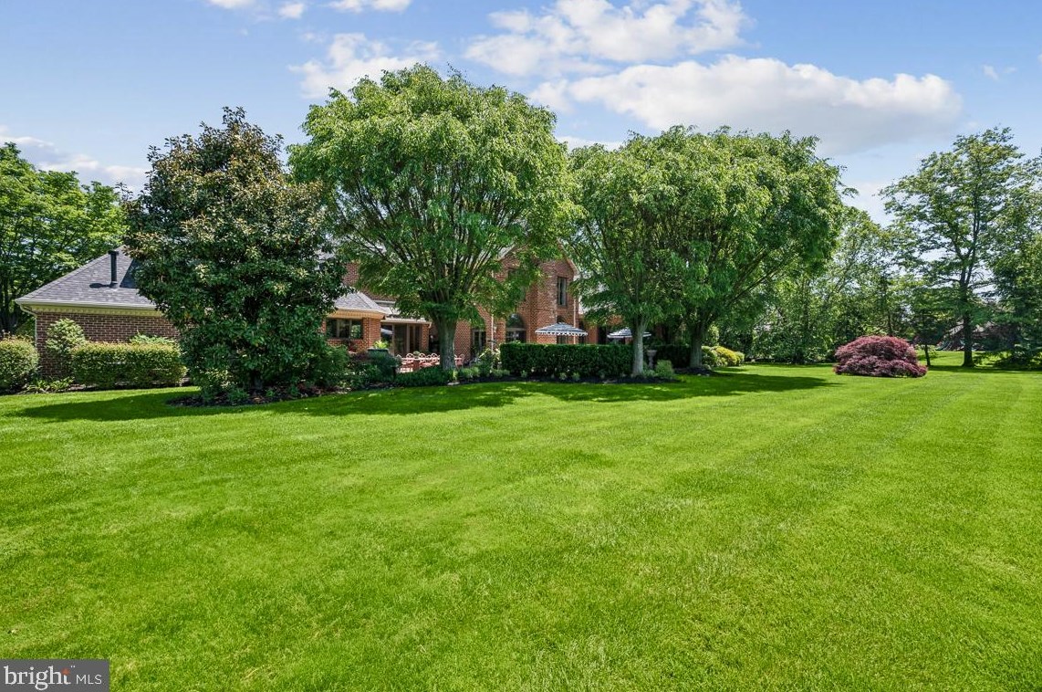 712 Kimberly Dr, Moorestown NJ  08057-4406 exterior