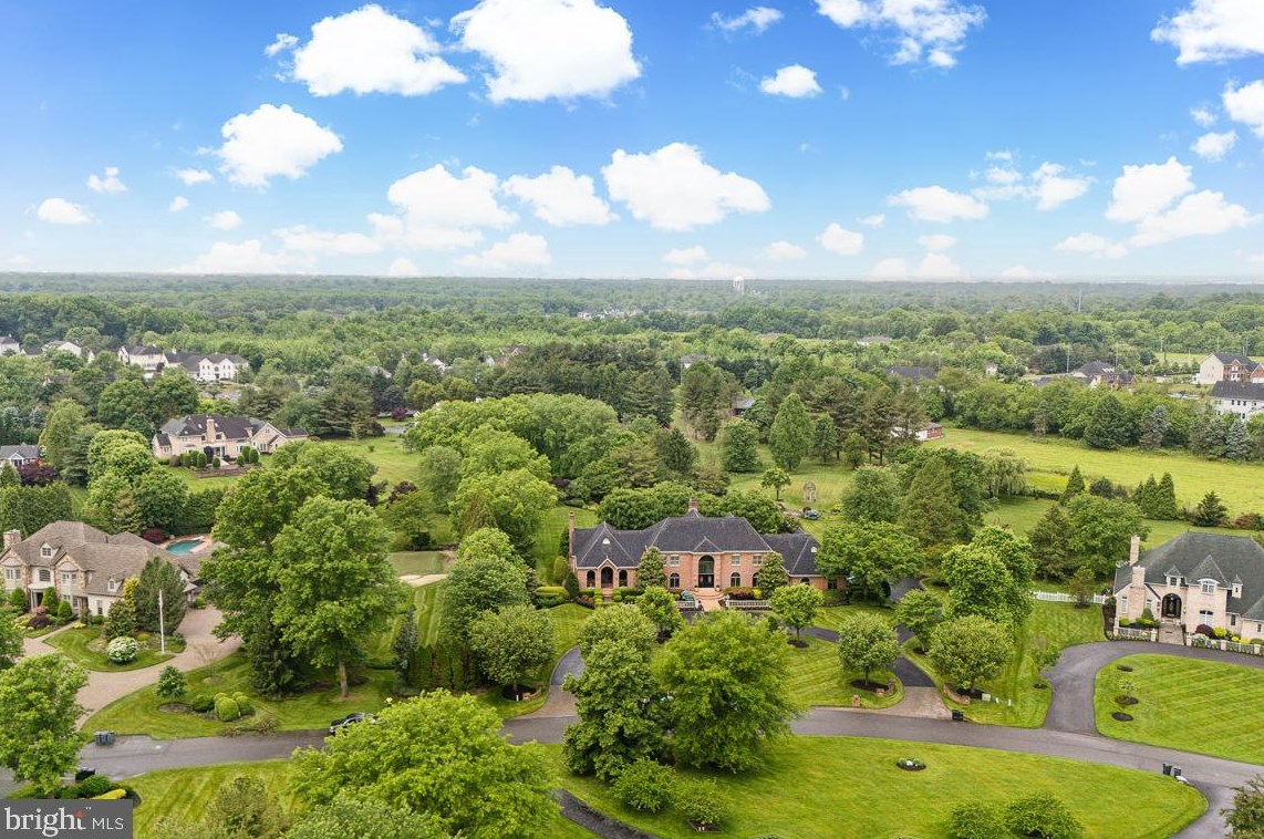 712 Kimberly Dr, Moorestown NJ  08057-4406 exterior