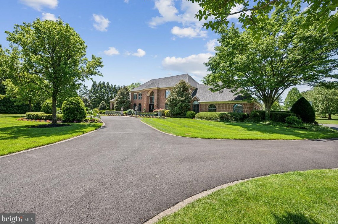 712 Kimberly Dr, Moorestown NJ  08057-4406 exterior