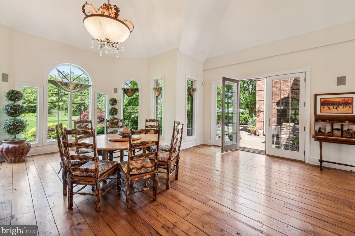 712 Kimberly Dr, Moorestown NJ  08057-4406 exterior