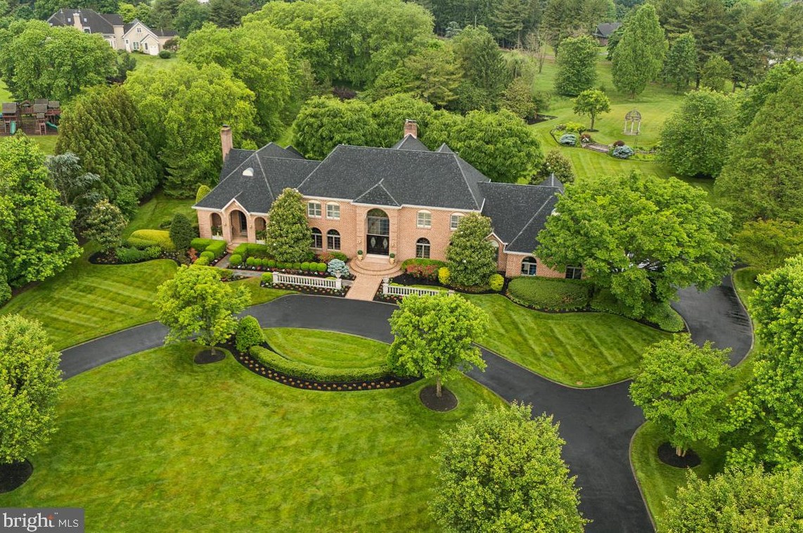 712 Kimberly Dr, Moorestown NJ  08057-4406 exterior