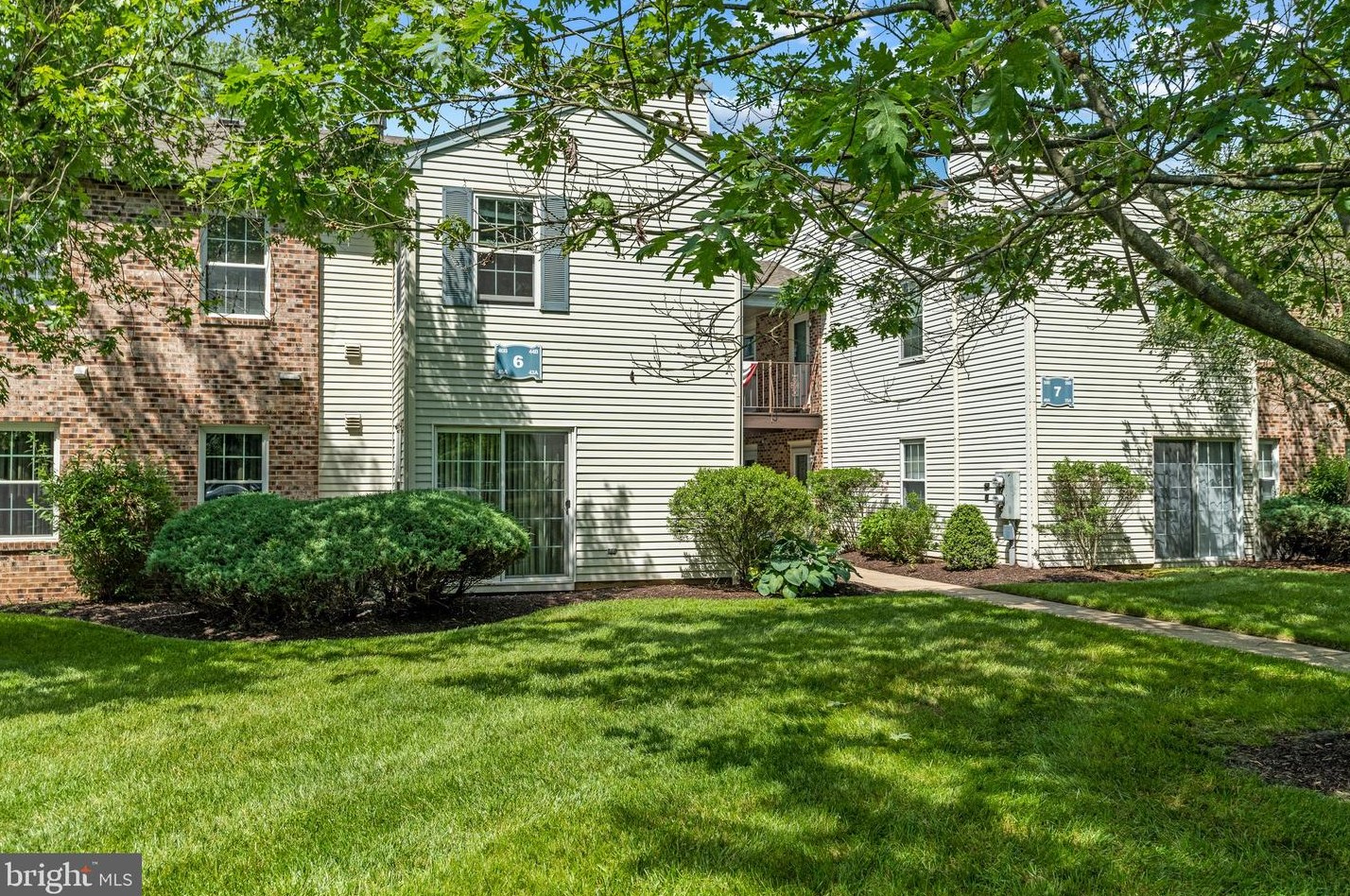 44 Village Ln, Mount Laurel, NJ 08054-3005