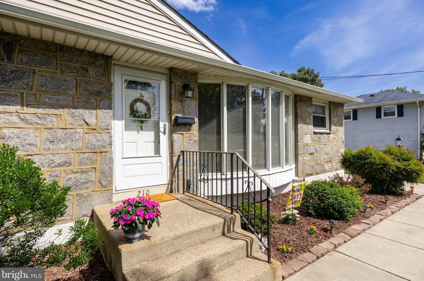 210 Jan Dr, Riverton, NJ 08077