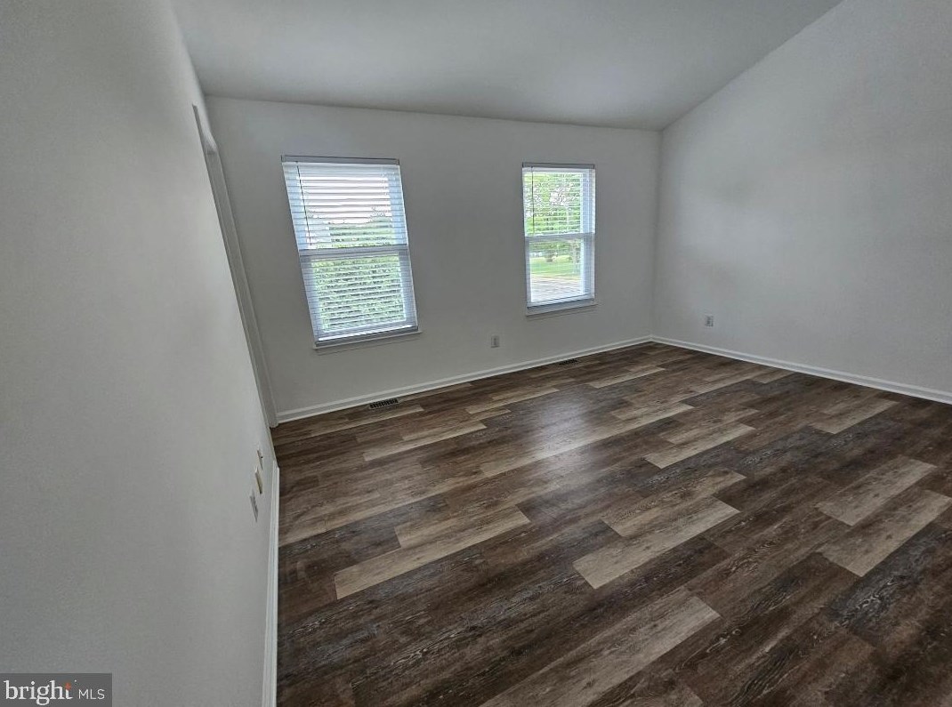 1 Grayson Pl, Burlington NJ 08016-1147 exterior