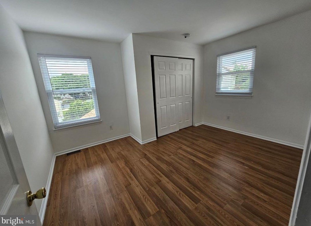 1 Grayson Pl, Burlington NJ 08016-1147 exterior