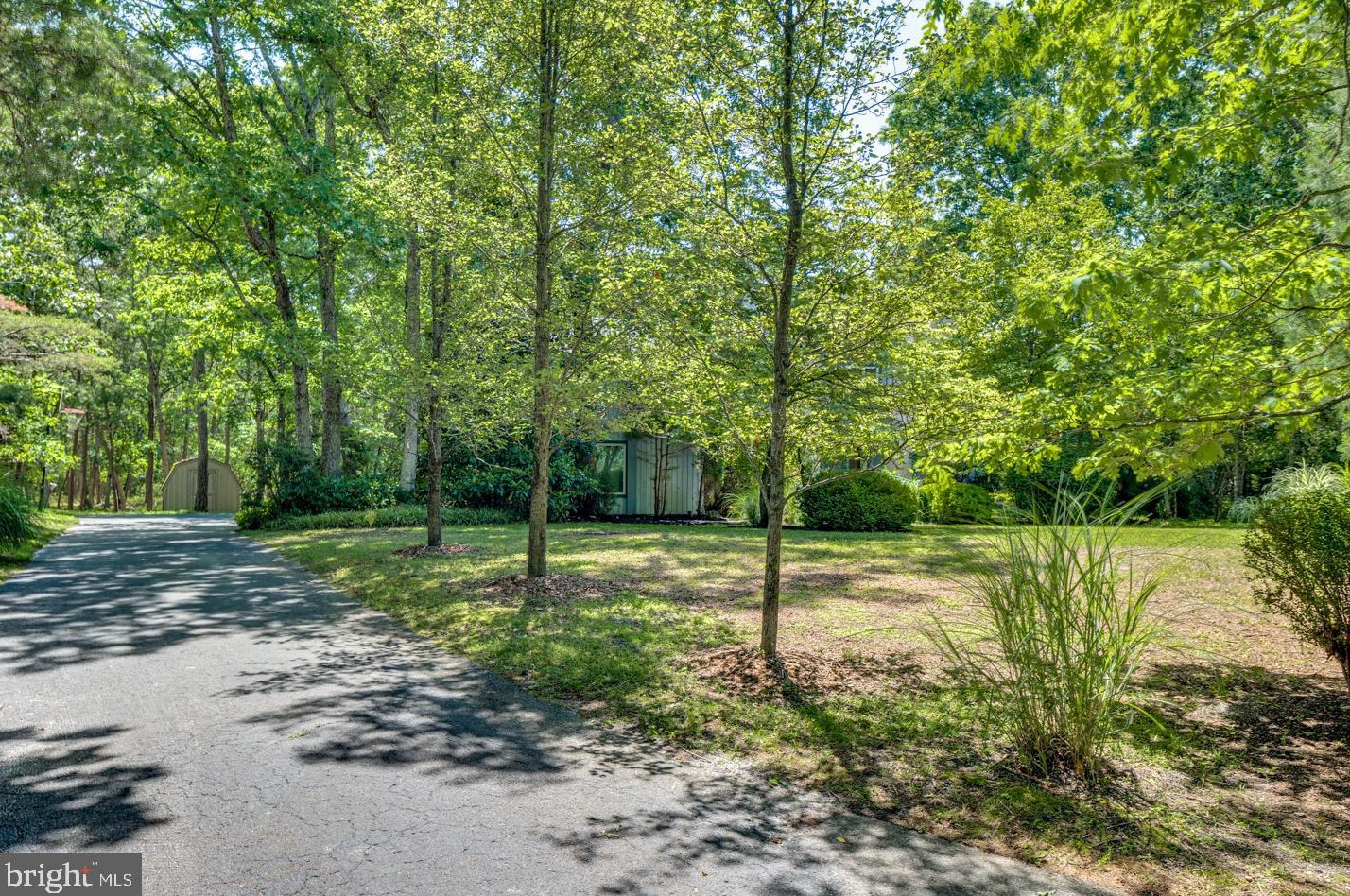 6 Shawnee Ct, Medford, NJ 08055