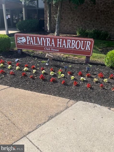 1010 Harbour Dr, Palmyra NJ  08065-1202 exterior