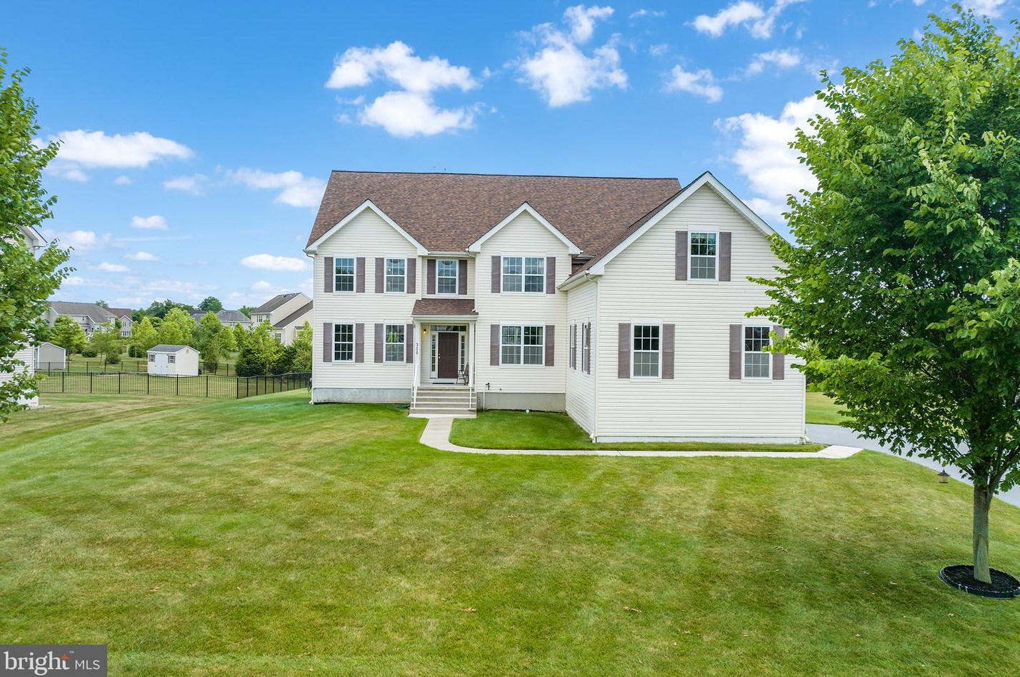 309 Crescent Dr, Chesterfield, NJ 08505
