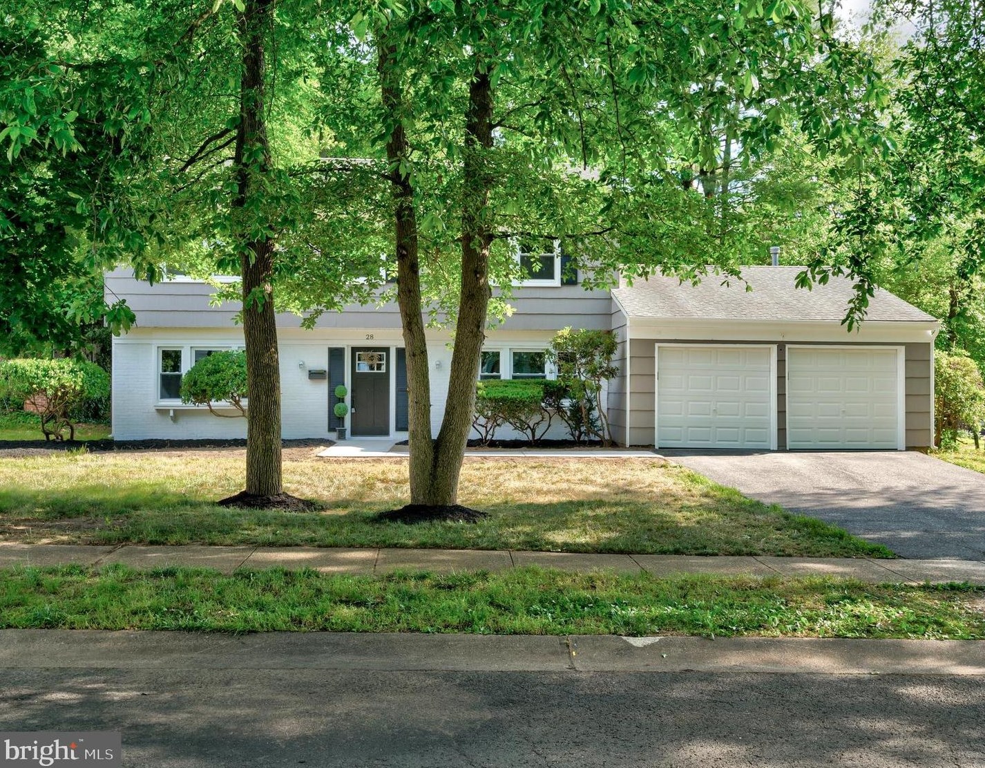 28 Tioga Ln, Willingboro, NJ 08046