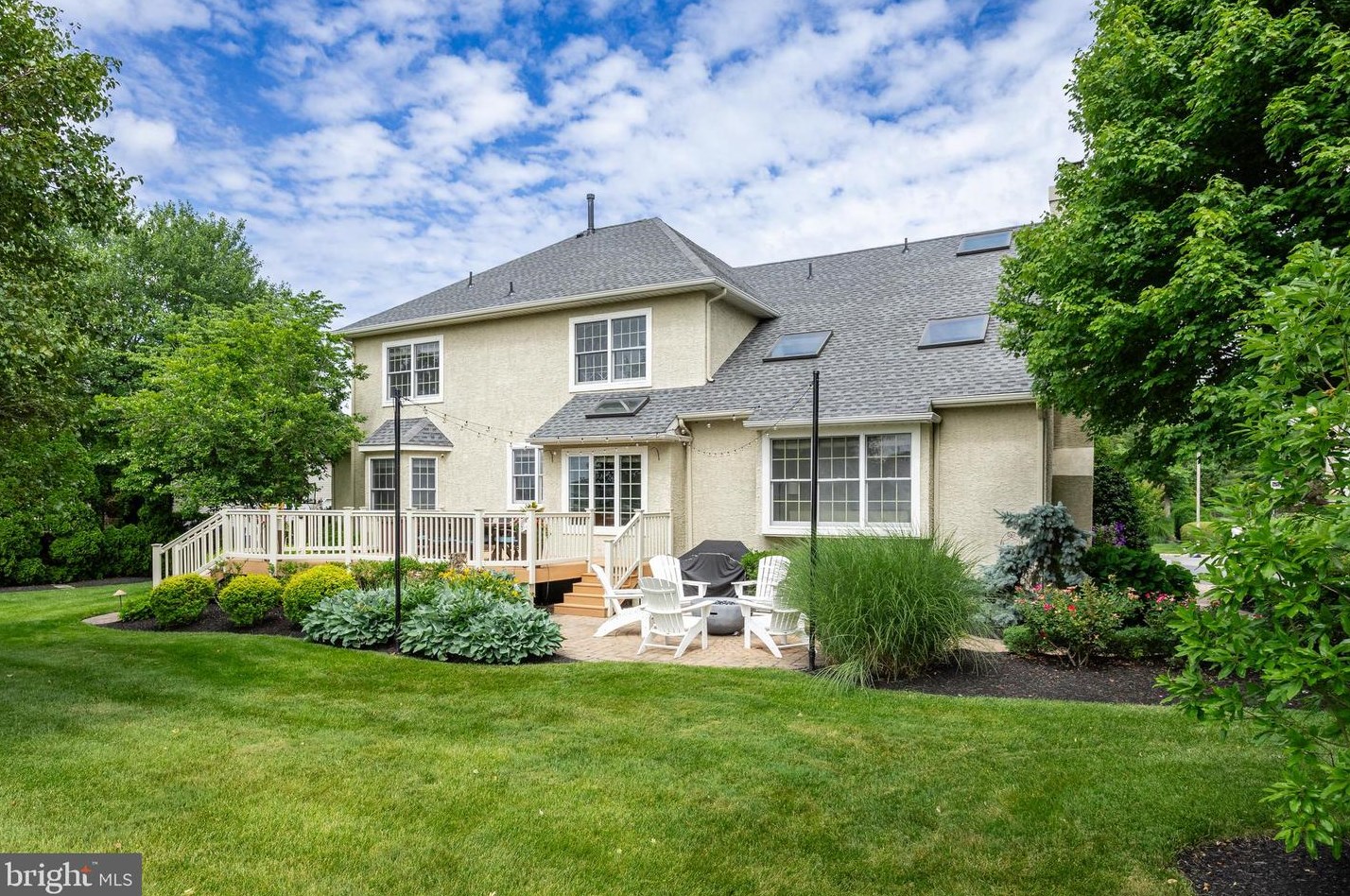 117 Country Club Dr, Moorestown NJ  08057-3975 exterior