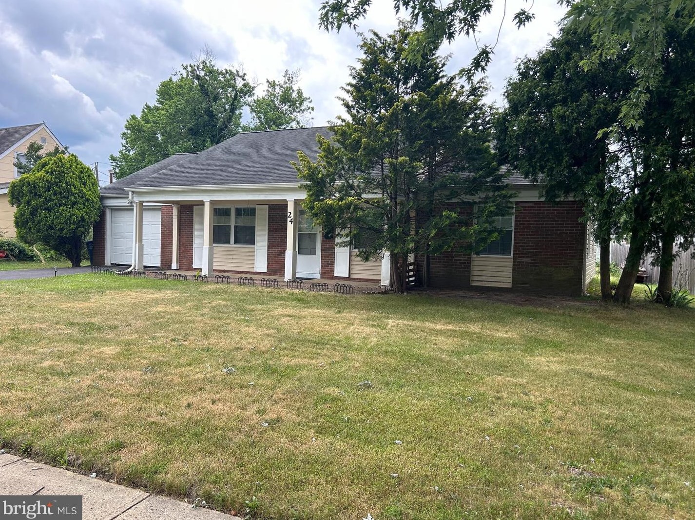 24 Eastgate Ln, Willingboro, NJ 08046-2323