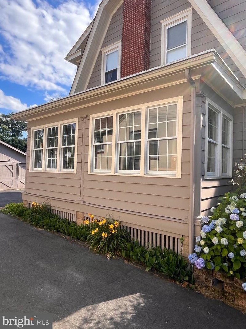 329 W Burlington St, Chesterfield, NJ 08505