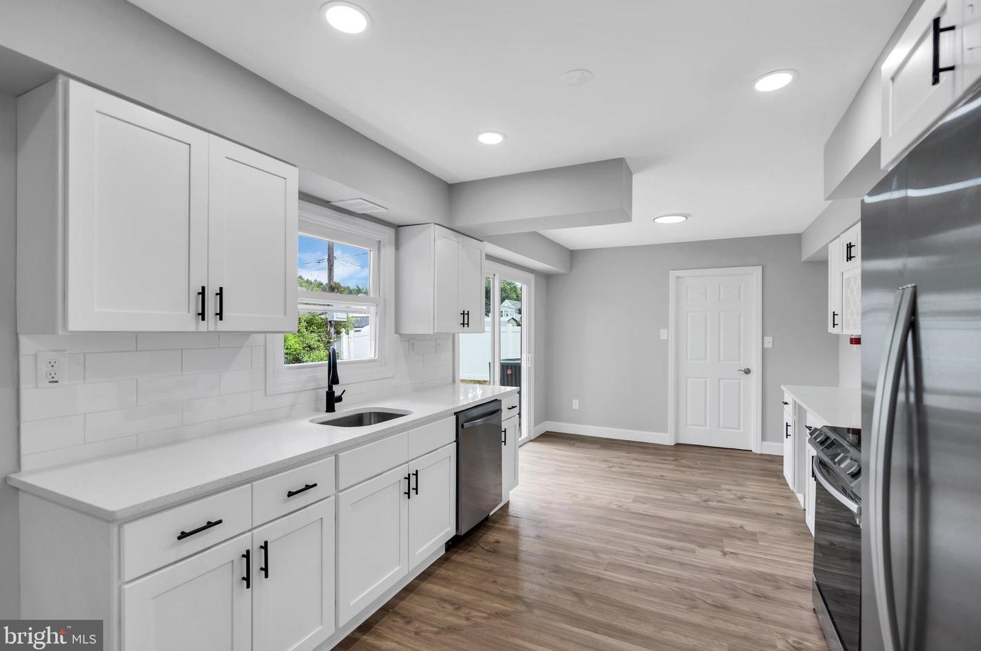 89 Executive Ln, Willingboro, NJ 08046