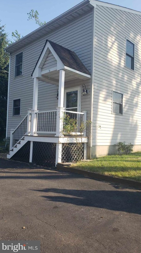 205 Lyons Ln, Chesterfield, NJ 08505