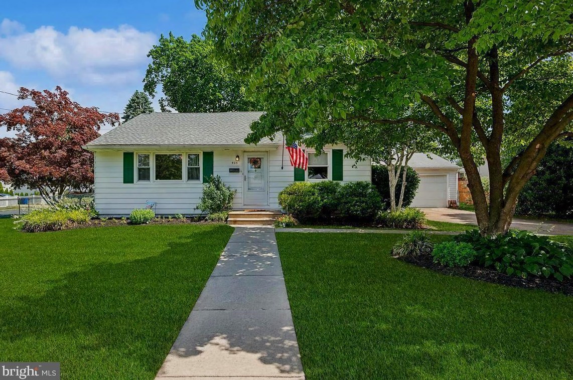405 E 5th St, Florence, NJ 08518