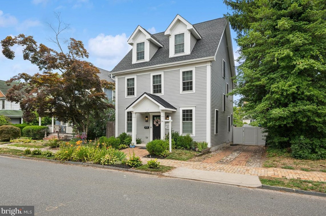 19 W 2nd St, Moorestown, NJ 08057