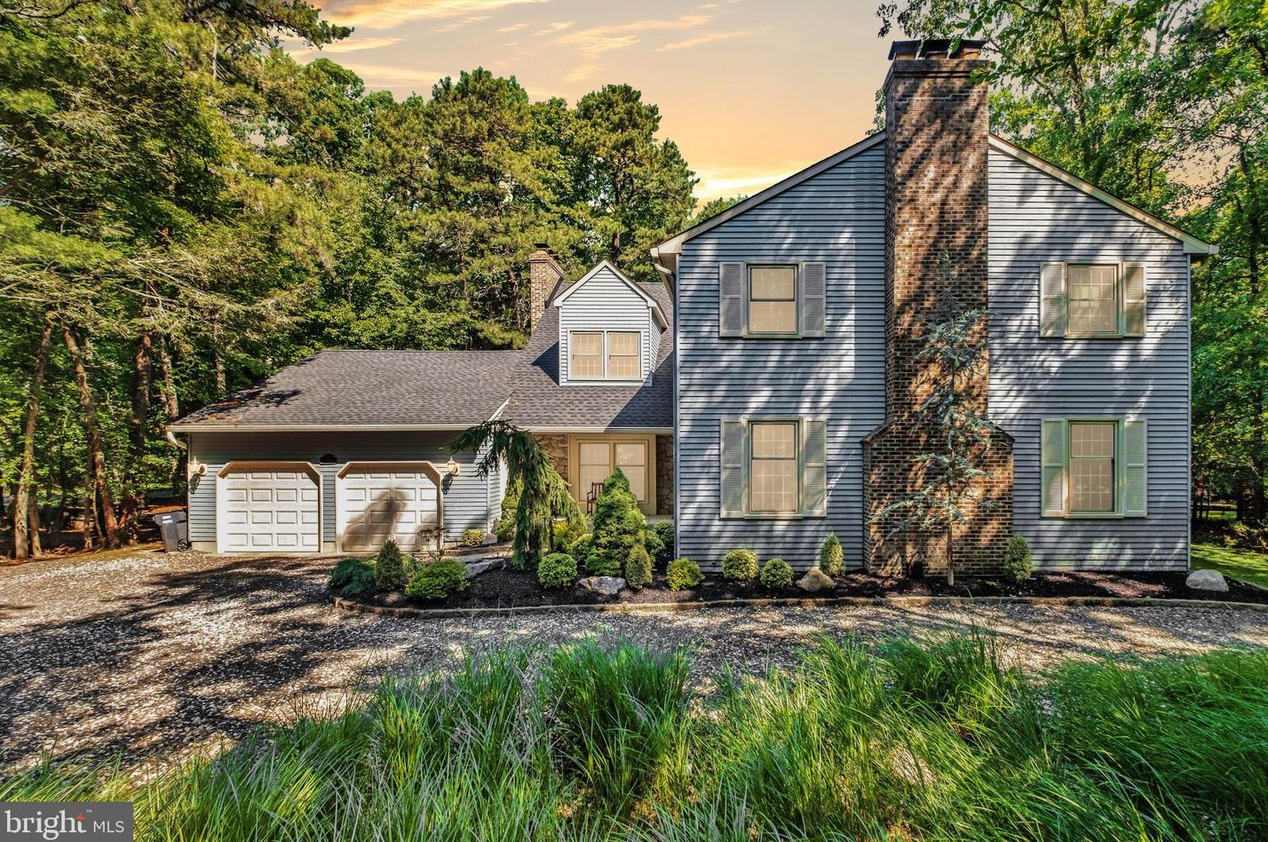 1 Larsen Park Dr, Medford, NJ 08055-8169