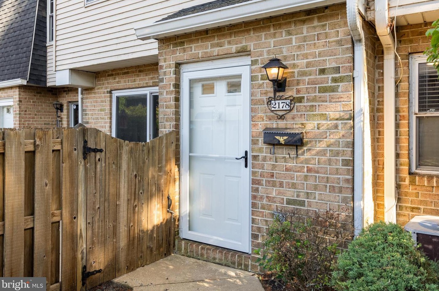 2178 Harbour Dr, Palmyra NJ  08065-1124 exterior