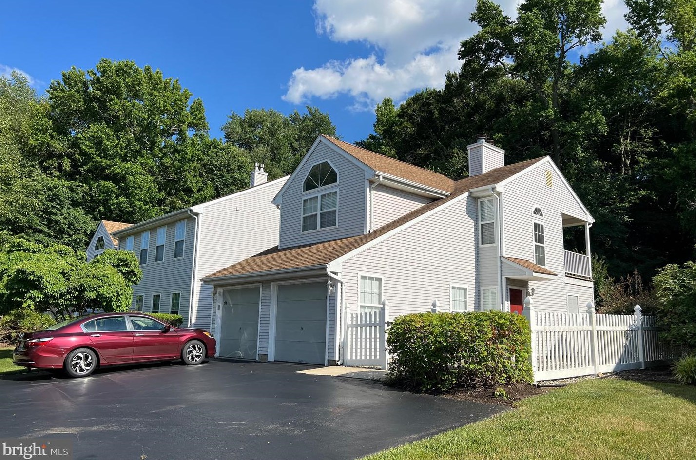 122 Birch Hollow Dr, Chesterfield, NJ 08505