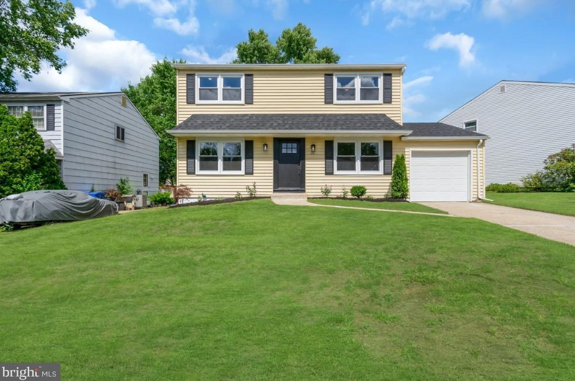 23 Wellington Pl, Burlington NJ  08016-3329 exterior