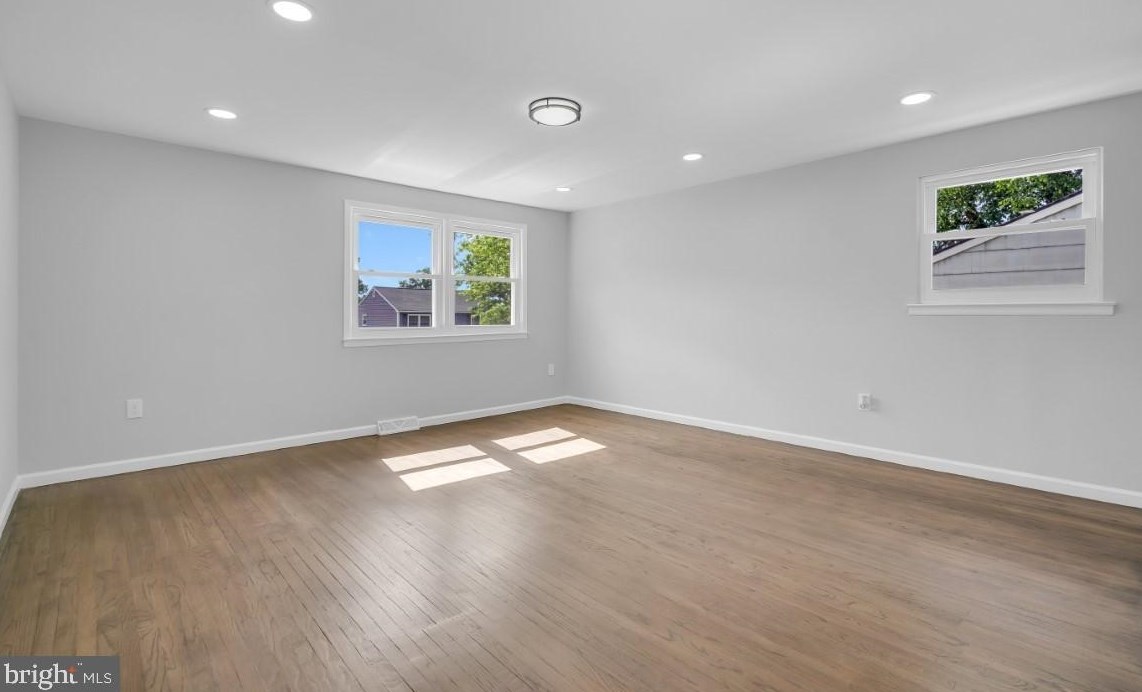 23 Wellington Pl, Burlington NJ  08016-3329 exterior