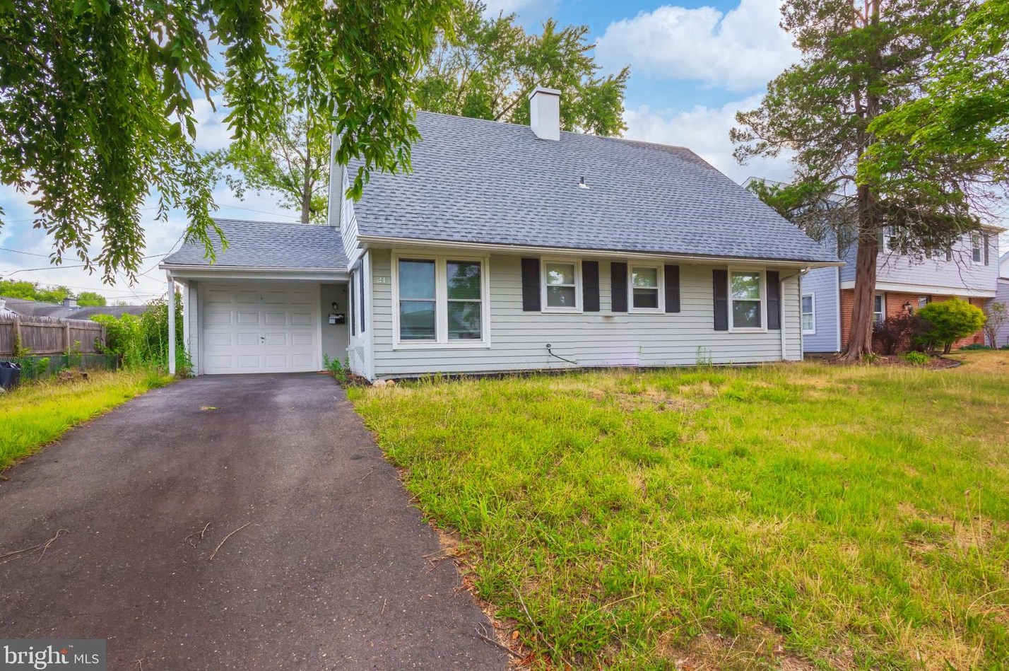 21 Buckeye Ln, Willingboro, NJ 08046