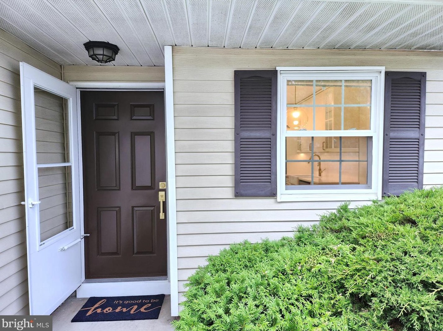 16 Berkshire Ct, Chesterfield, NJ 08505
