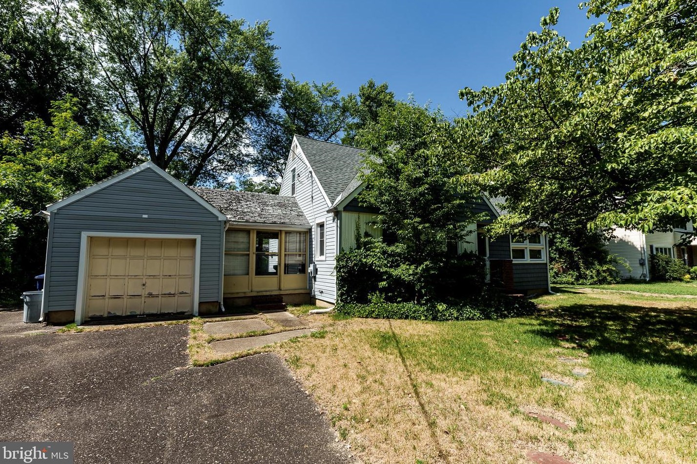 104 Lois Ln, Moorestown, NJ 08057