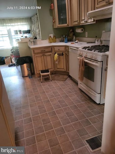 82 3rd St, Moorestown, NJ 08057-3315