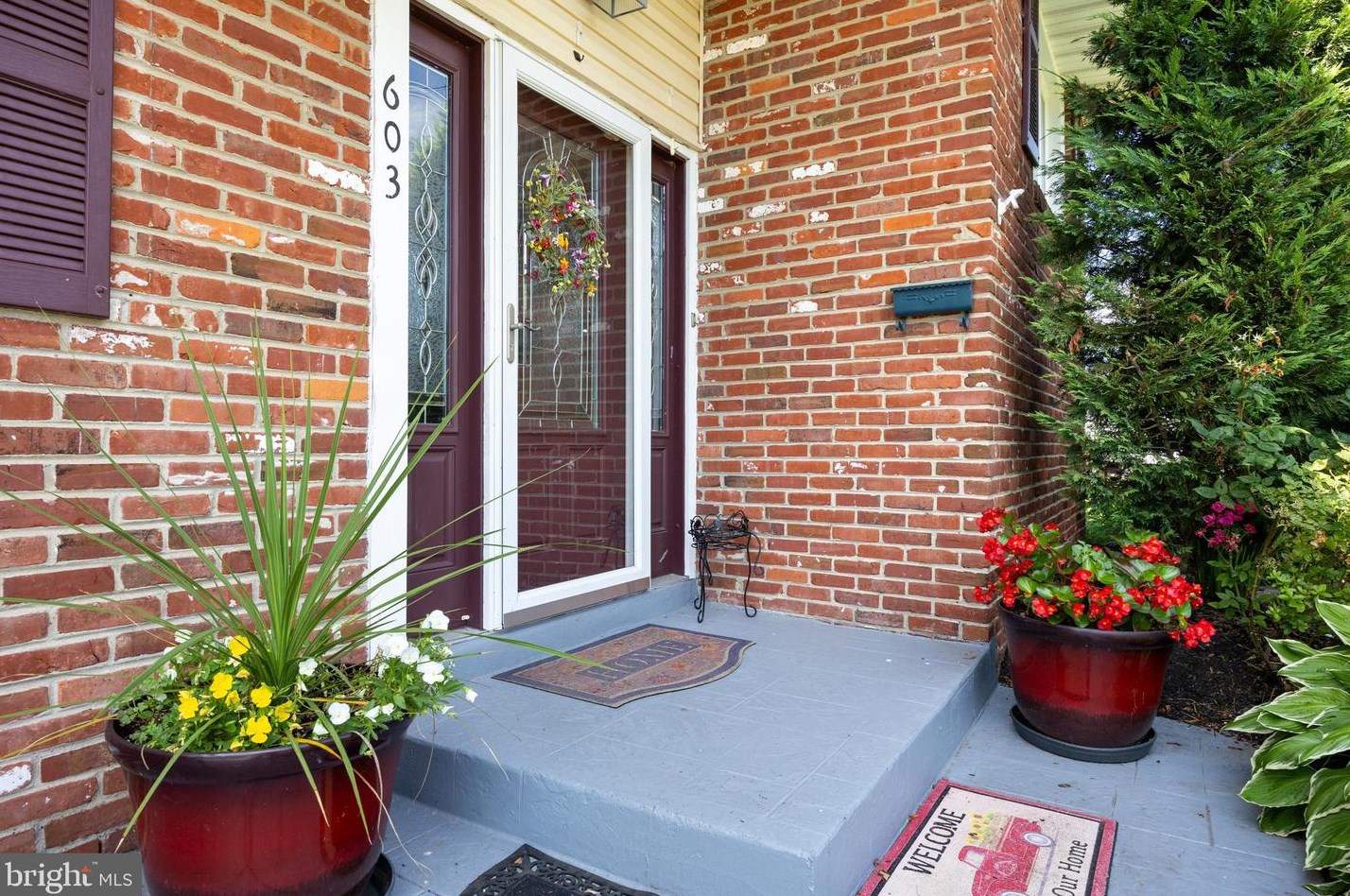 603 Willow Dr, Riverton, NJ 08077
